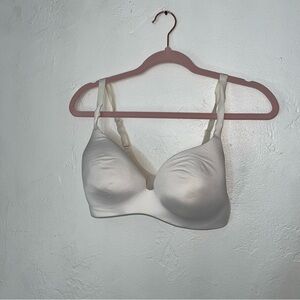 Uniqlo Wireless Bra Preowned Condition Fits 34C-36DD Solid White